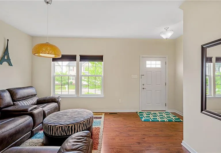 312 Sunrise Dr — Photo 4