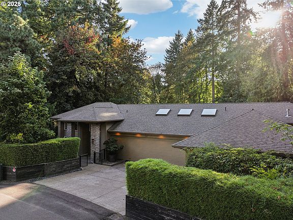 2nd image of 4400 Calaroga Dr