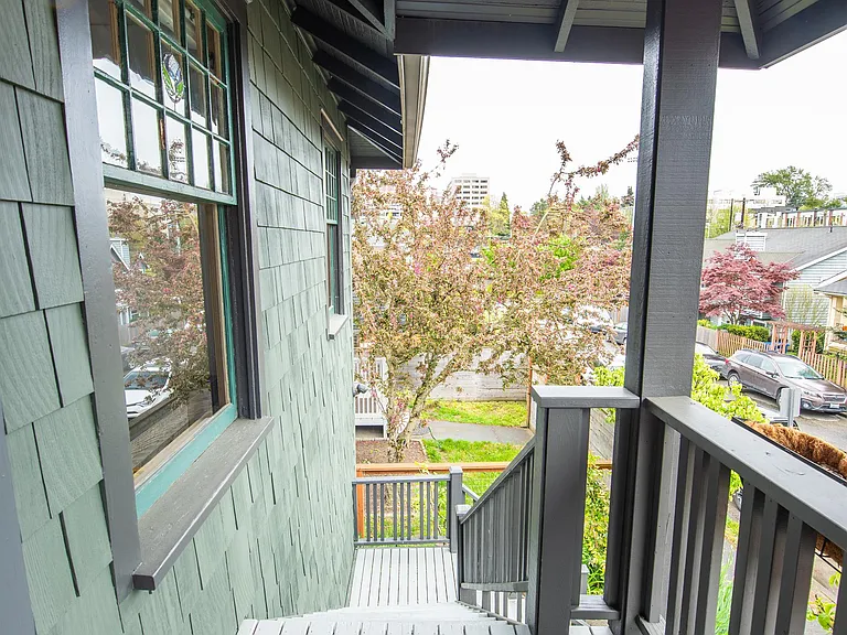 1208 E Barclay Ct — Photo 3