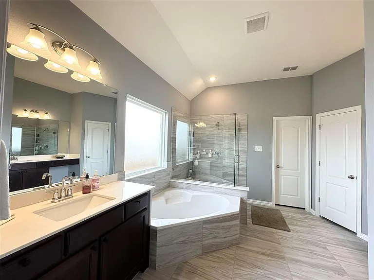 1225 Indianola Trl — Photo 8