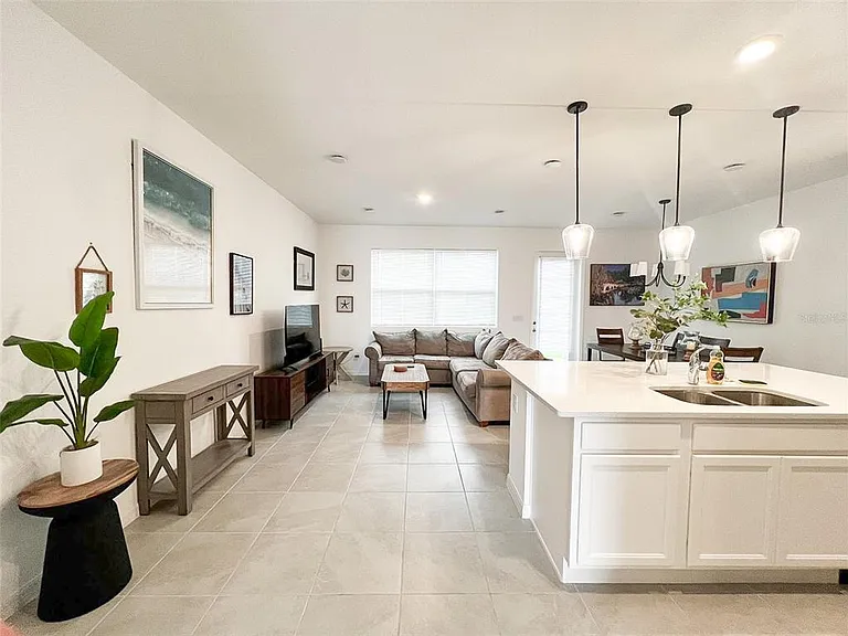 868 Longboat Dr — Photo 4