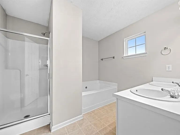 3050 Raven Trce — Photo 12