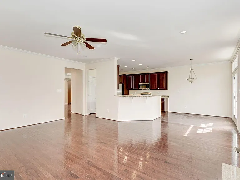 3795 Louise Ave — Photo 11