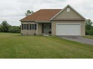 6179 Raymond Rd, Lockport, NY 14094