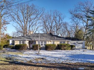 2443 S Bonnie Brook Ln, Waukegan, IL 60087