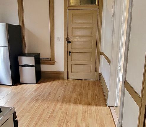 5th image of 2155 N Kilbourn Ave #2