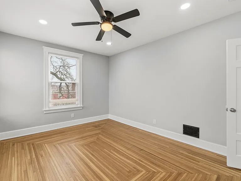 2978 Wardall Ave — Photo 35