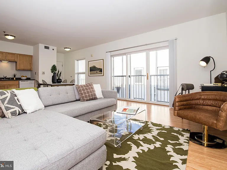 1030 N 2nd St #203 — Photo 30