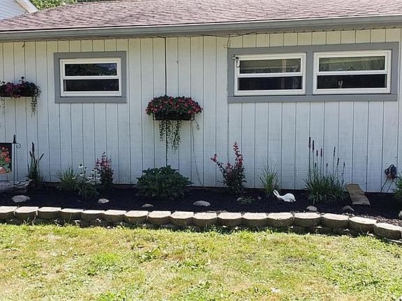 4th image of 35606 Blanch Ave
