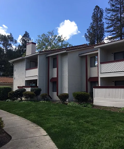 Villa Serena Apartments — Photo 9
