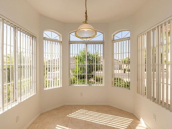 4th image of 11058 W Tonto Ln