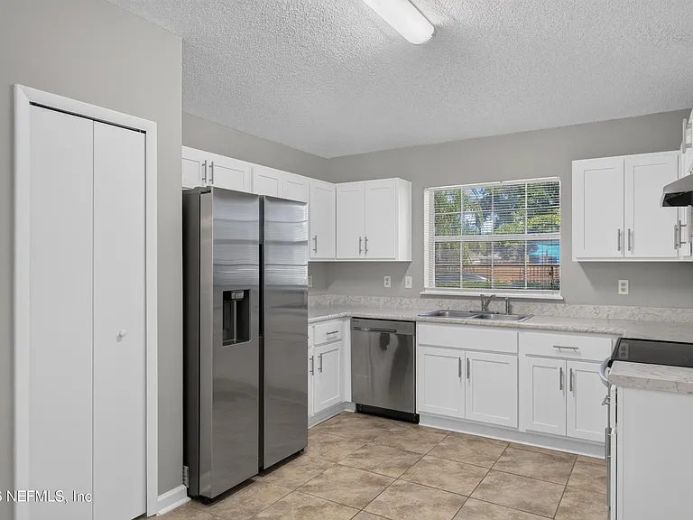 1108 Hidden Cove Cir S — Photo 13