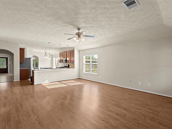 2nd image of 10015 Lynnwood Dr