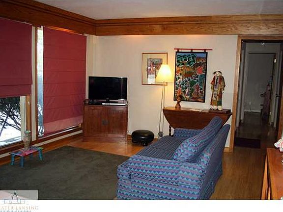 3rd image of 1726 E Mount Vernon Ave