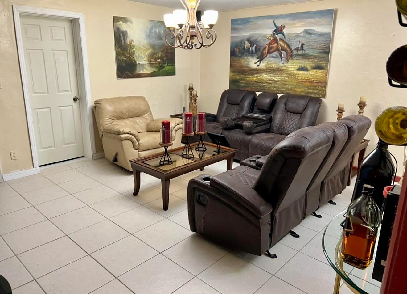 4727 Myrtle Ln — Photo 2