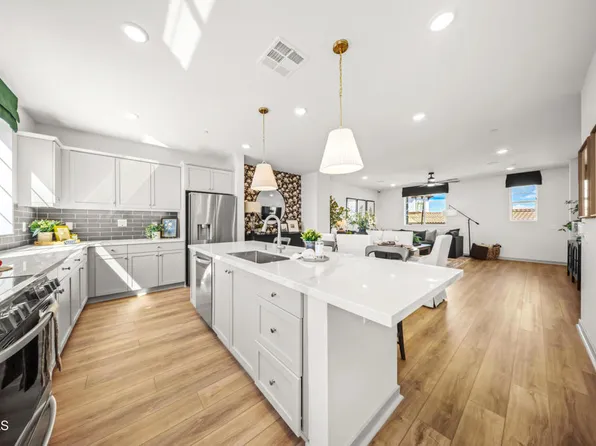 542 Via Zibello, Camarillo, CA 93012