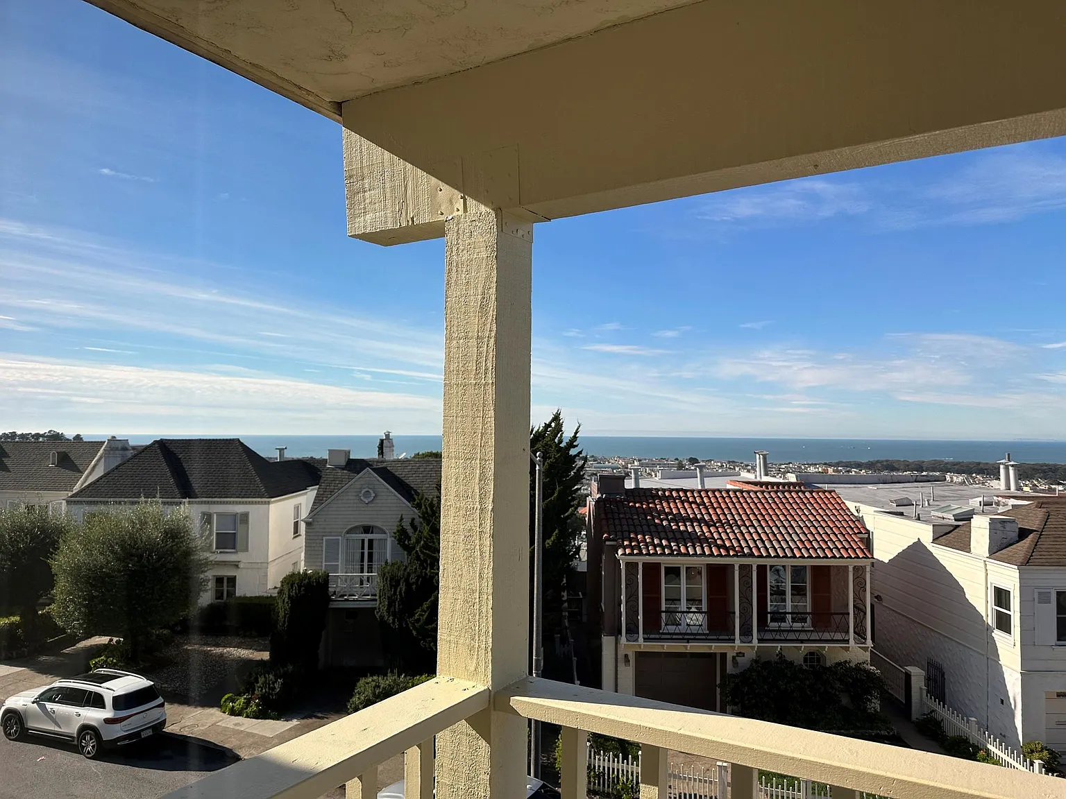 3 bed, 2.5 bath, 1873 sqft, $7,950 — Photo 3