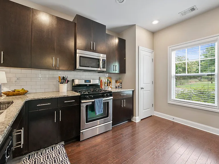 1738 Hollingsworth Blvd NW — Photo 14