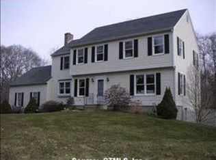 40 Fox Hill Dr, Clinton, CT 06413