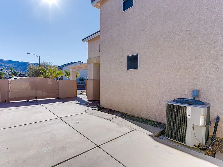 860 Viento Del Montagna Ave — Photo 9