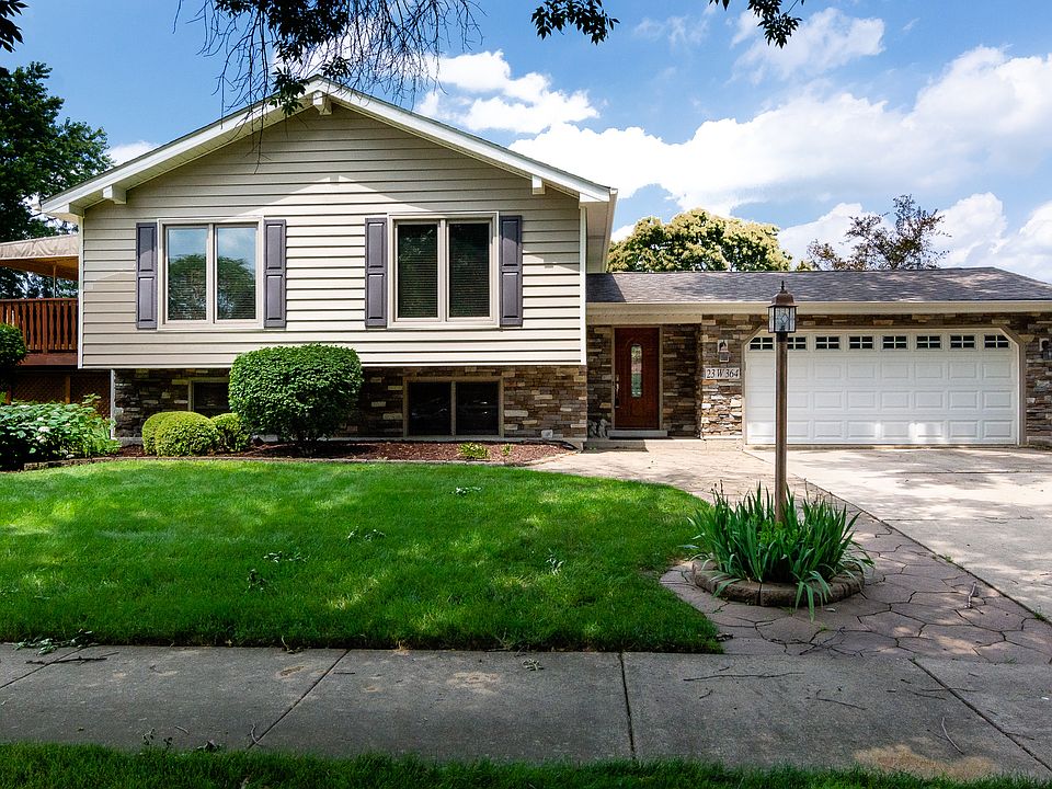 1st image of 23W364 Woodcrest Ct W