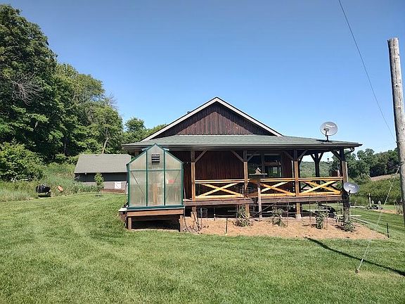 5th image of 1872 Hillside Ave