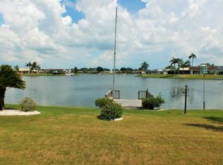 1604 New Bedford Dr, Sun City Center, FL 33573