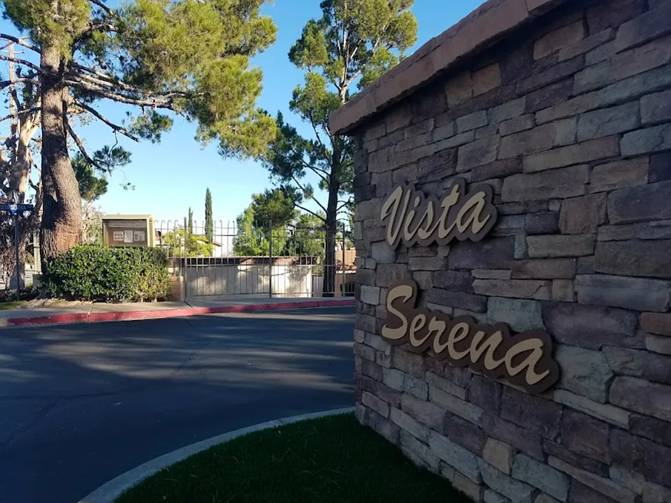 1342 Vista Serena Ave #1