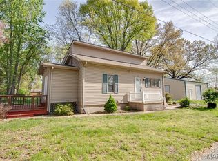 4743 Ahrens Ave, Roxana, IL 62084