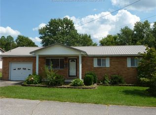 27 Circle Dr, Ravenswood, WV 26164