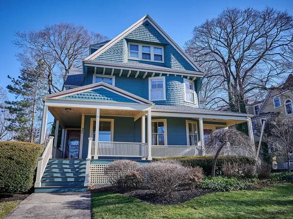 32 Lenox St, Newton, MA 02465