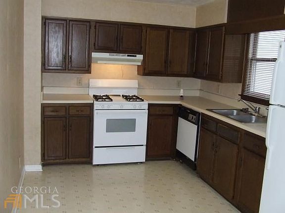 4th image of 219 Flat Creek Ct