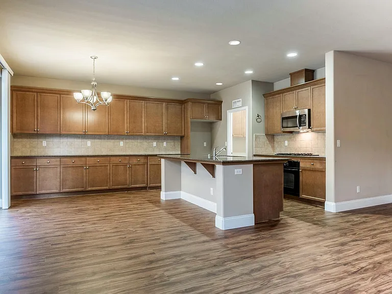 4044 Heritage Ln — Photo 17
