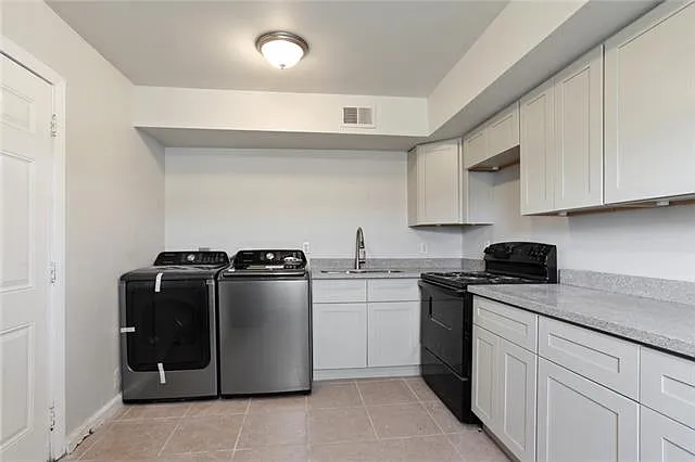 4745 Francis Dr — Photo 5