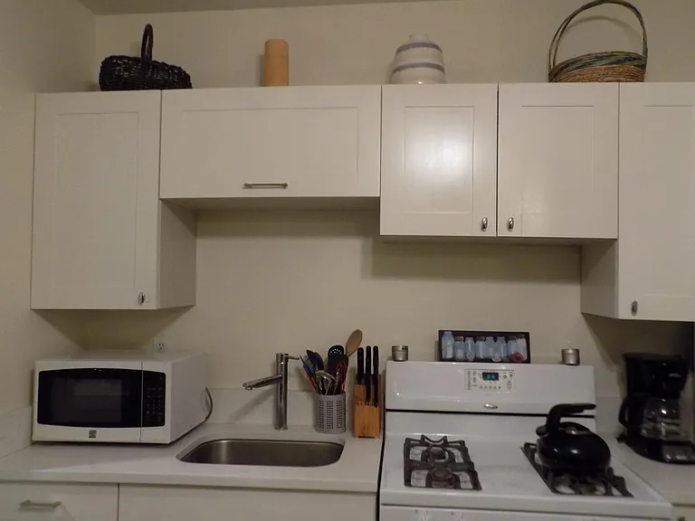1215 N Marion Ct #1F — Photo 2
