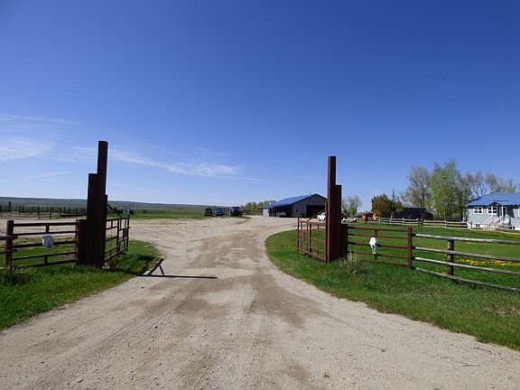 3rd image of 139 Steele Lane