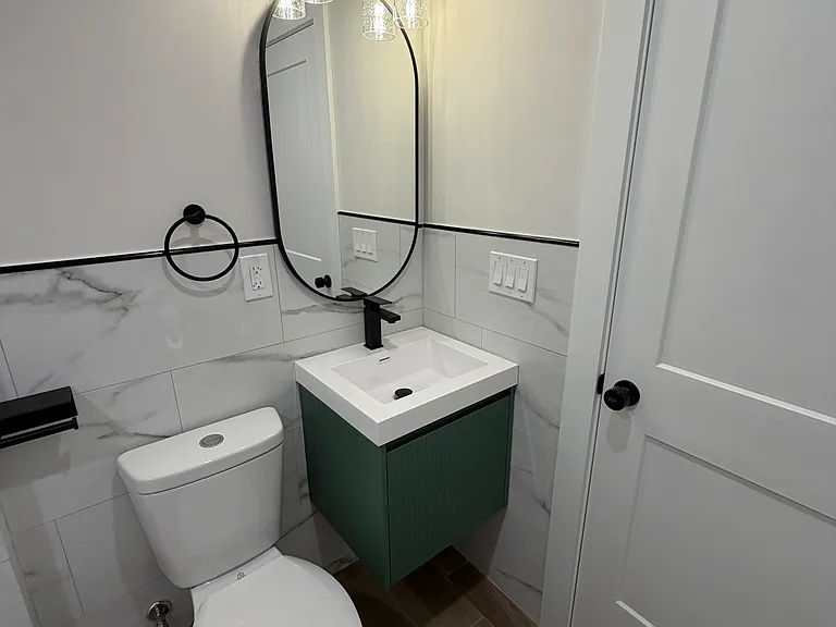 1513 W Stiles St #1 — Photo 9