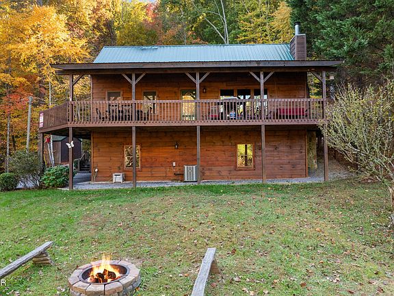 3rd image of 4094 Hickory Hollow Way