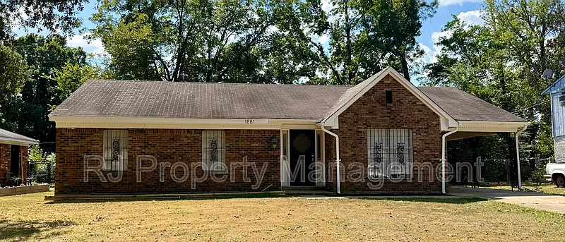 3 bed, 2.0 bath, 1565 sqft, $1,295 — Photo 1
