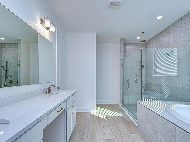 10027 Dolphin Gull Cir — Photo 40