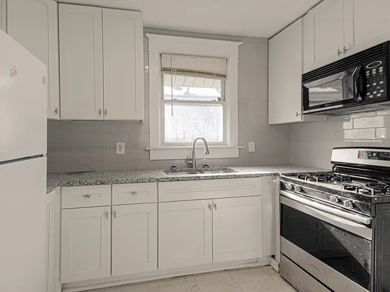 3626 Bellefontaine Ave — Photo 10