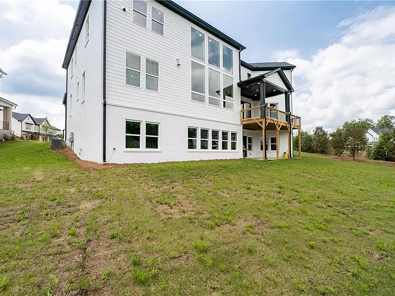 4510 Hawthorn Cir — Photo 49