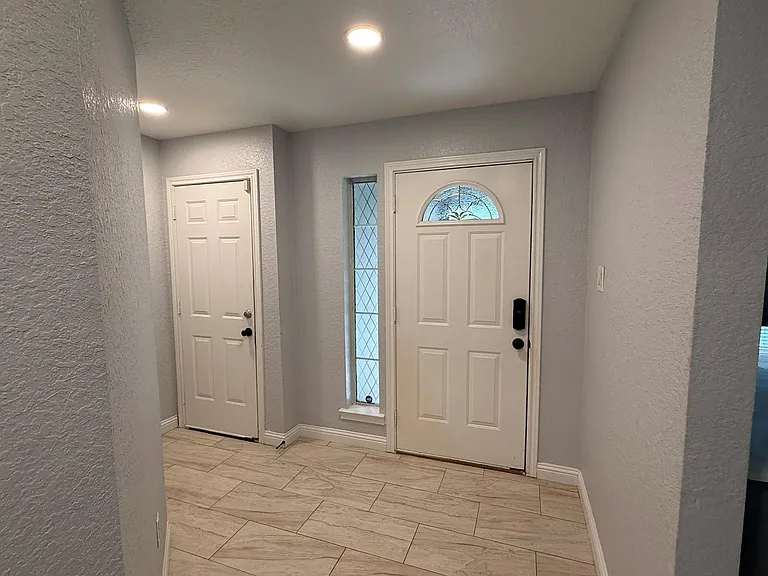 5525 Main St — Photo 6