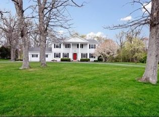 602 Glenwood Rd, Lake Forest, IL 60045