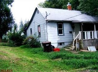 810 N 7th St, Elsberry, MO 63343