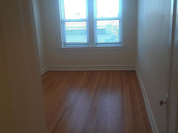2nd image of 3414 W Foster Ave APT 3A