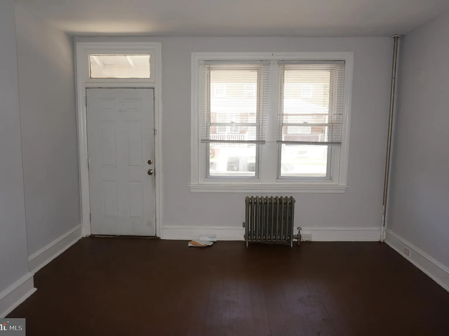 3 bed, 1170 sqft, $2,043 — Photo 4
