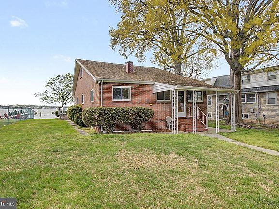 3rd image of 826 Cold Spring Rd