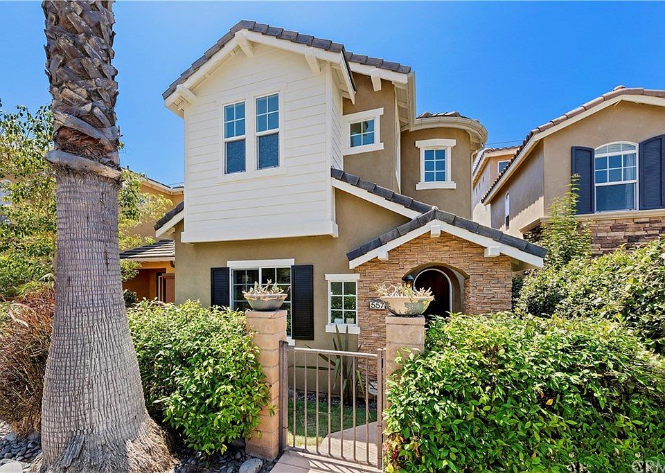 1st image of 557 N Cedros Ave