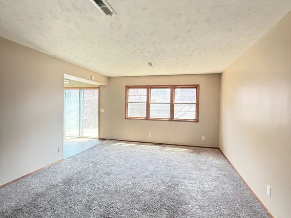 203 W 29th Avenue, 203 W 29th Ave #5, Bellevue, NE 68005